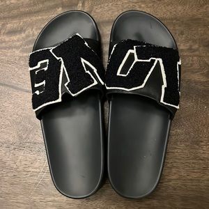 Brand New Never Worn Tory Burch LOVE Slides